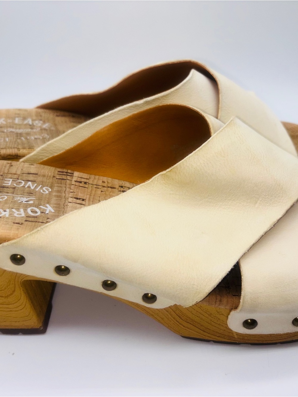 Kork-Ease Cream Leather Cross-Band Women’s Clog Sandals Size 9
